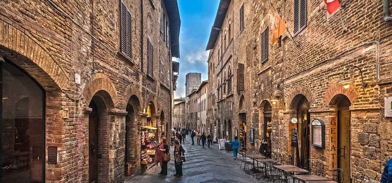 Muoversi a San Gimignano Muoversi a San Gimignano