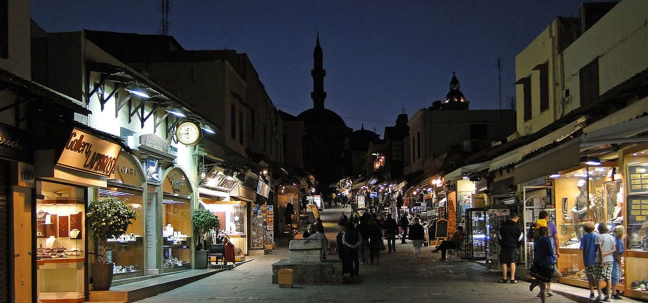 Sokratous Street – Vita notturna di Rodi Sokratous Street - Vita notturna di Rodi